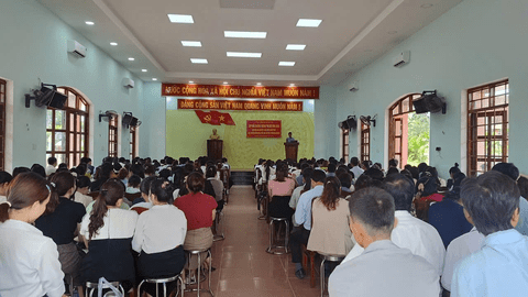 UBND xã tổ chức lớp bồi dưỡng chính trị hè cho cán bộ, giáo viên năm 2025