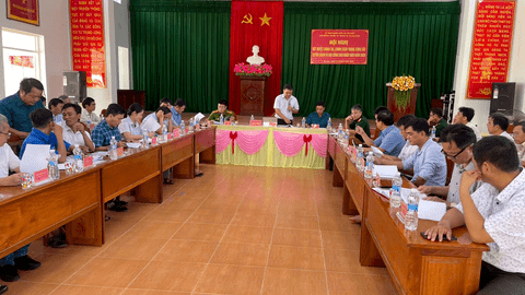Hội đồng Nghĩa vụ Quân sự xã xét duyệt chính trị, chính sách trong tuyển chọn, gọi công dân nhập ngũ năm 2026
