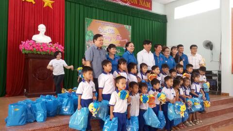 Vòng tay nhân ái – Trao gửi yêu thương dịp Tết Trung thu tại xã Ân Hảo